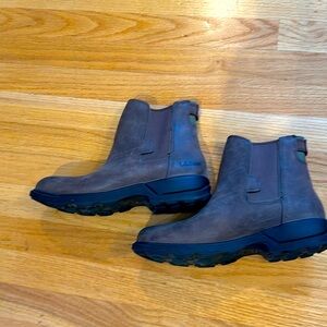 LL Bean boots - Men’s size 9 - very good pre-owned condition. Brown.